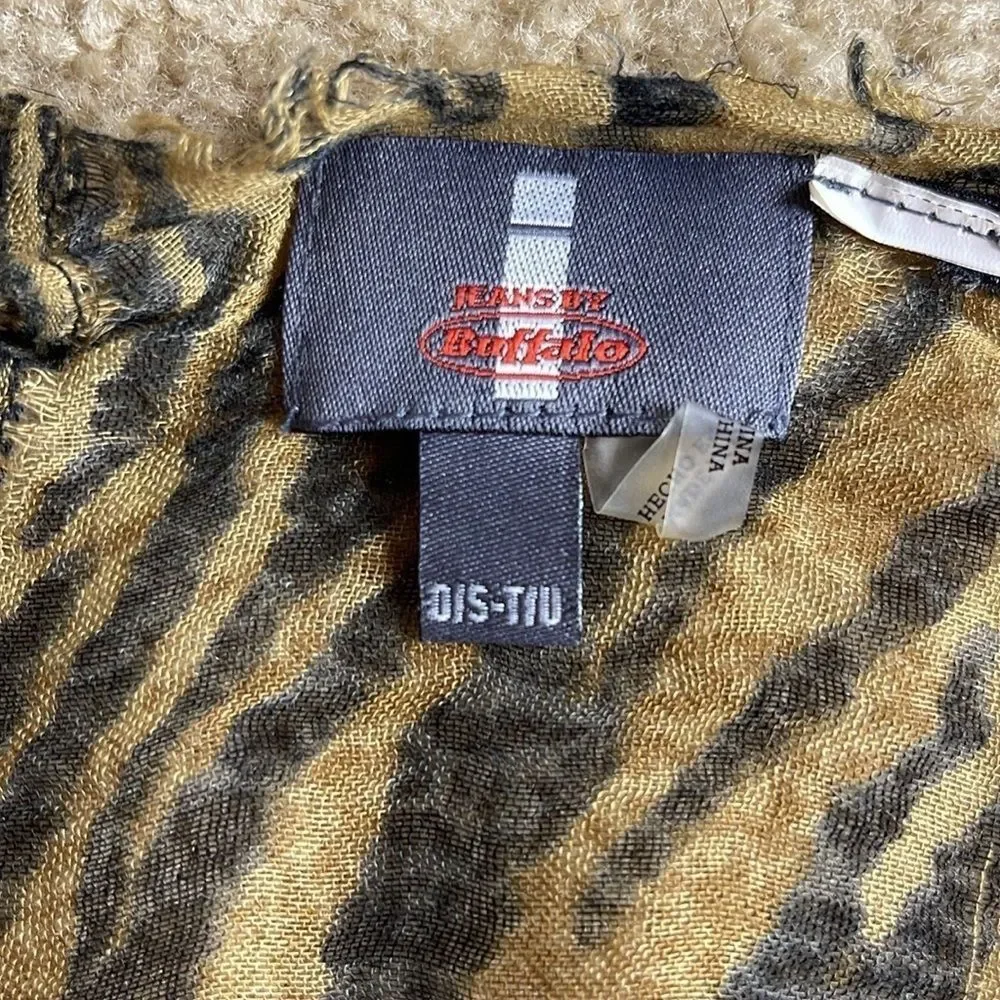 Leopard animal print infinity scarf- lightweight.​‎